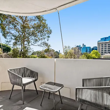 Light Filled Apartment By Albert Park & Lake Melbourne Exterior photo